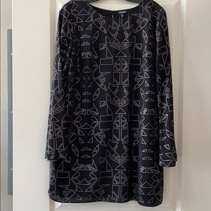 Tildon Swing Black Long Sleeved Cocktail Dress